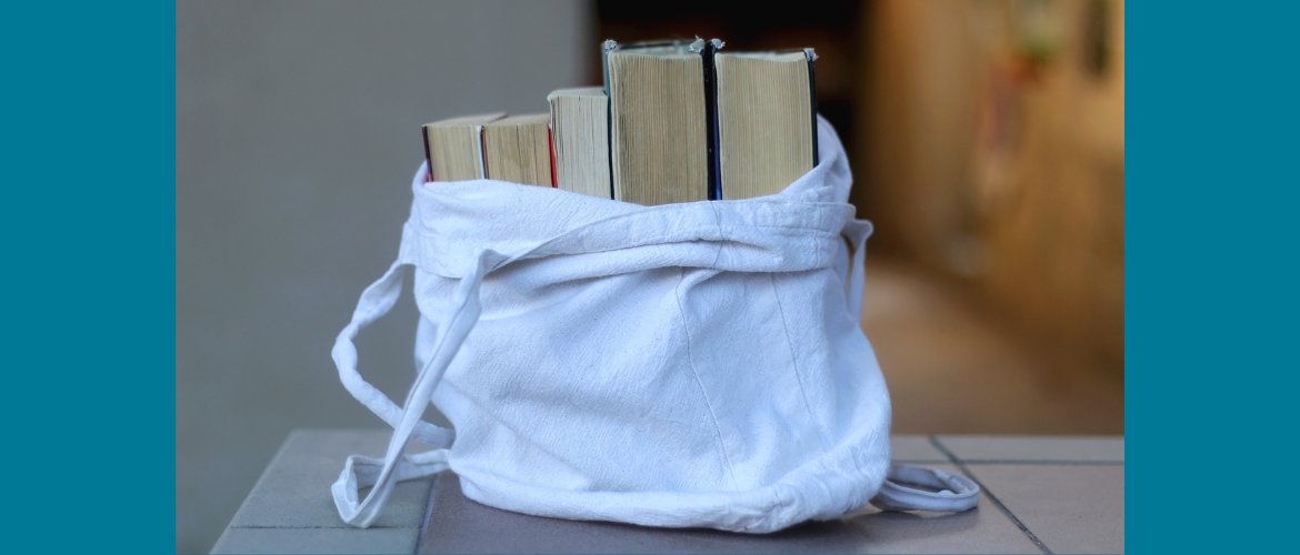 Wir bemalen zusammen Stoffbeutel – eine nachhaltige Art, die aus der #Bibliothek ausgeliehenen Bücher zu transportieren.
Wer?
für Kinder mit Asja Bonitz
Wann?
Dienstag, 9.7.2024, 14:00 – 16:00 Uhr
Wo?
im grünen Klassenzimmer der Nehring-Grundschule

kostenfrei!