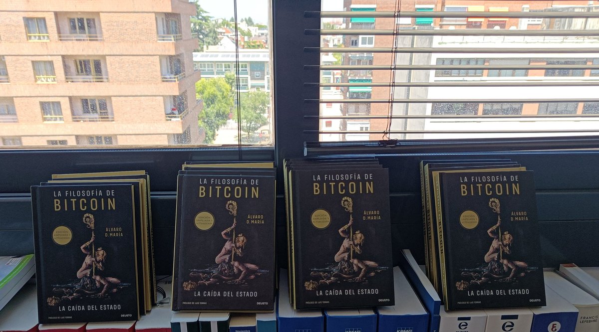 20 libros dedicados listos para salir 👀✍🏻 Si quieres tu ejemplar de La  filosofía de Bitcoin dedicado escríbelo en los comentarios 📩