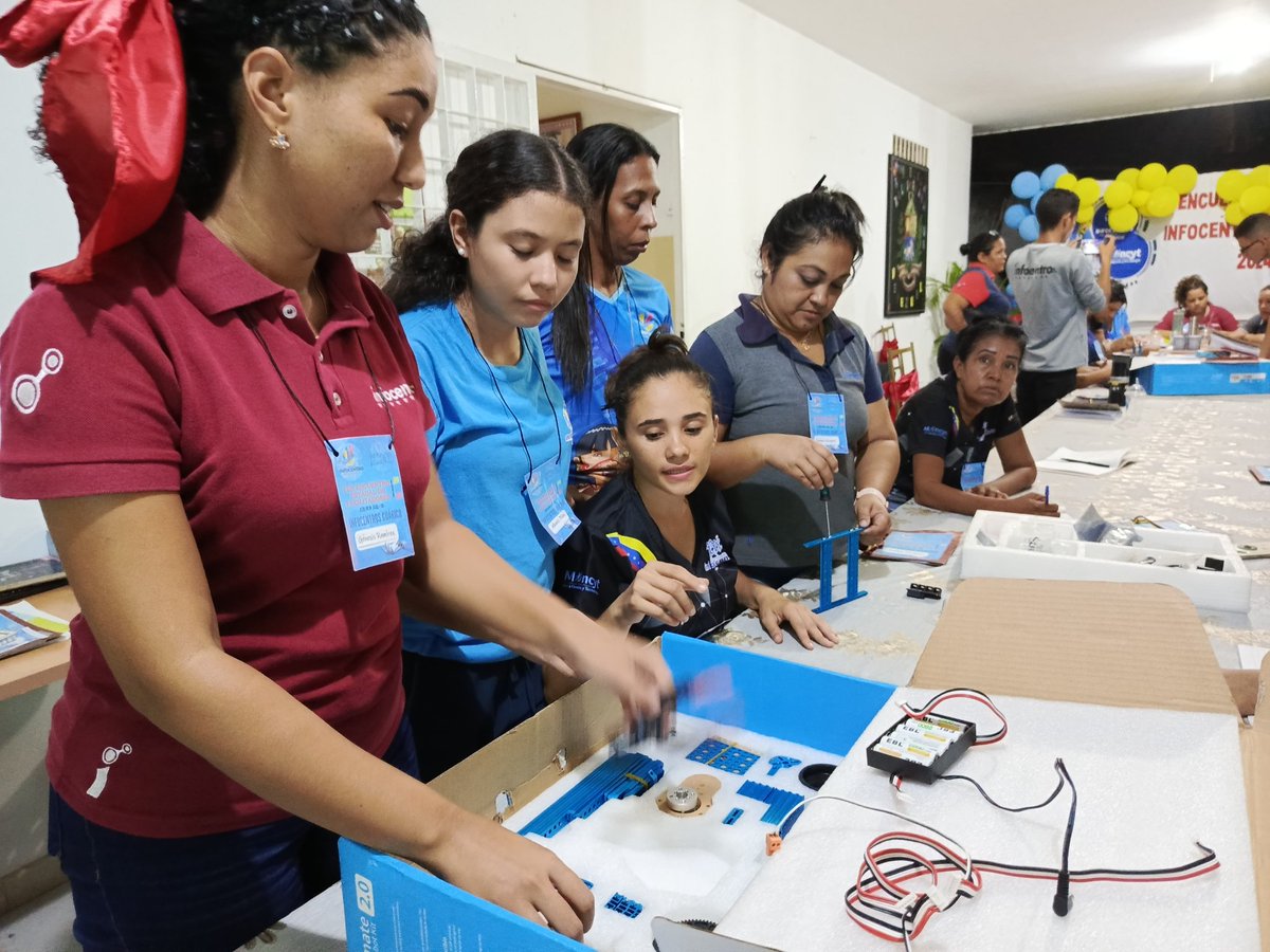 Desde cada Infocentro en los distintos municipios del estado Guárico puedes formarte en #RoboticaEducativa , además encontrarás mucho más sobre programación... #InfocentroGuárico 🤖