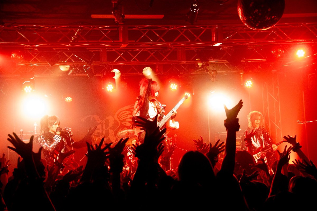 Royz_official's tweet photo. 公大生誕祭！長野公演お疲れ様でした🐰駆けつけてくれた皆様ありがとうございました♥️久々の3部作を披露✨公大らしいセットリストでお届けしました🫶まさかのENラストに急遽Jack the Ripperが追加😳！明後日は杙凪生誕祭！よろしくお願いします🔥 https://t.co/wITw8XM71C