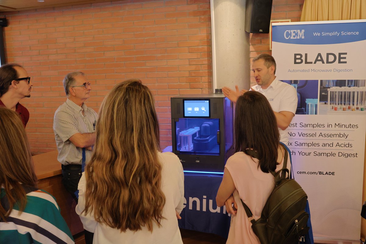 ICB_CSIC's tweet photo. 📌 Hoy hemos acogido en el @icb_csic un seminario de preparación de muestras de #Biometa y #alenium
🗣️El arte de la #molienda (#retsch)
🗣️Técnicas preparativas por #microondas, digestión y extracción (@cemcorporation)
➕ También hemos asistido a demostraciones prácticas https://t.co/3AK3EtFwoO