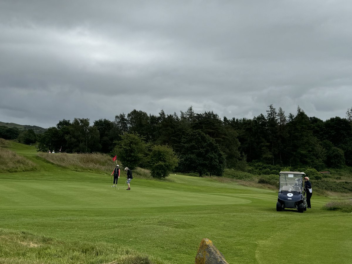 WindermereGolf's tweet photo. 🏌🏻♀️It’s Lady Captains Day and Lady Captain Shelley is up at the halfway course greeting golfers with drinks, sandwiches & snacks on her special day 😋.
⛳️ The course is looking fabulous and we’ve missed most of the rain so far🤞
#ladiesday #ladycaptain #golf #ladiesgolf https://t.co/VUyw0gzmvx