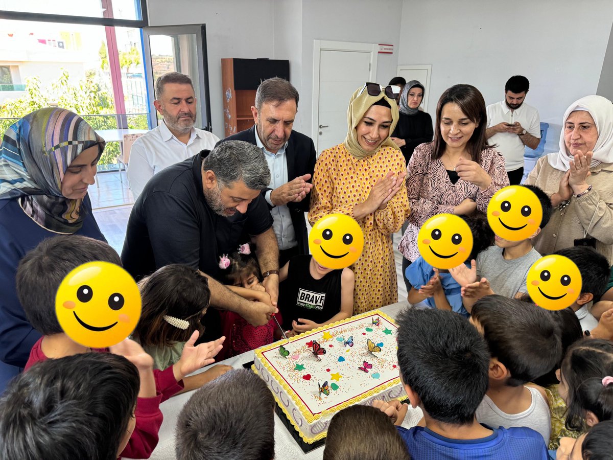 AK Parti Diyarbakır (@akpartidbakir) on Twitter photo İl Başkanımız Sn.<a href="/RasitOcak/">Raşit Ocak</a>, Aile ve Sosyal Hizmetler İl Müdürü <a href="/aydinpolat35/">Aydın POLAT</a>, İl Sosyal Politikalar Birim Başkanımız Rümeysa YÜCEDAĞ, İl Yönetim Kurulumuz Şehmus SAGUN, İl Kadın Kolları Birim Başkanımız Gülşen GENÇDAL ve İl Kadın Kollarımızdan Yasemin ÇATALBAŞ ile beraber;
İl İl Başkanımız Sn.<a href="/RasitOcak/">Raşit Ocak</a>, Aile ve Sosyal Hizmetler İl Müdürü <a href="/aydinpolat35/">Aydın POLAT</a>, İl Sosyal Politikalar Birim Başkanımız Rümeysa YÜCEDAĞ, İl Yönetim Kurulumuz Şehmus SAGUN, İl Kadın Kolları Birim Başkanımız Gülşen GENÇDAL ve İl Kadın Kollarımızdan Yasemin ÇATALBAŞ ile beraber;
İl