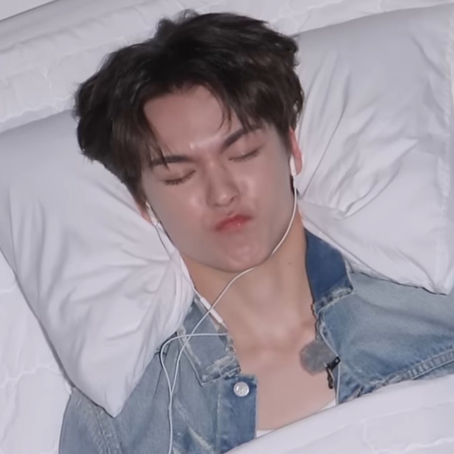xuchwex's tweet photo. >3<                                              >♡< https://t.co/E4XsVPuLeZ
