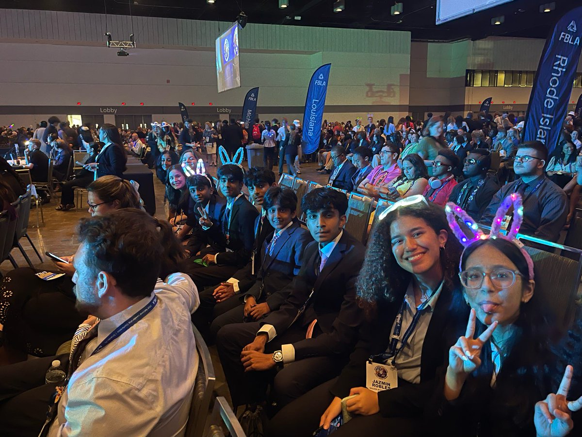 Best of luck to the 12 students from Walker Middle Magnet who are competing at the FBLA National Leadership Conference! Walker Middle Magnet had 87 students make it to States and 15 made it to Nationals👏