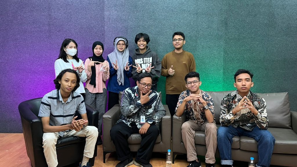 21Asthi's tweet photo. It was my first time invited into a QnA in my campus

Had a really great experience, met a really great people 

Great job for all of the team and crews https://t.co/UojWILTLPk
