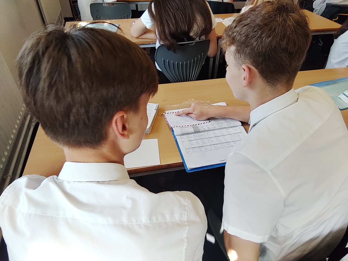 A group of Year 9 students were super excited to have received a reply from their Spanish pen pals! 
The letters are written  in English but they have been translating them into Spanish using dictionaries to practice some of the vocabulary.