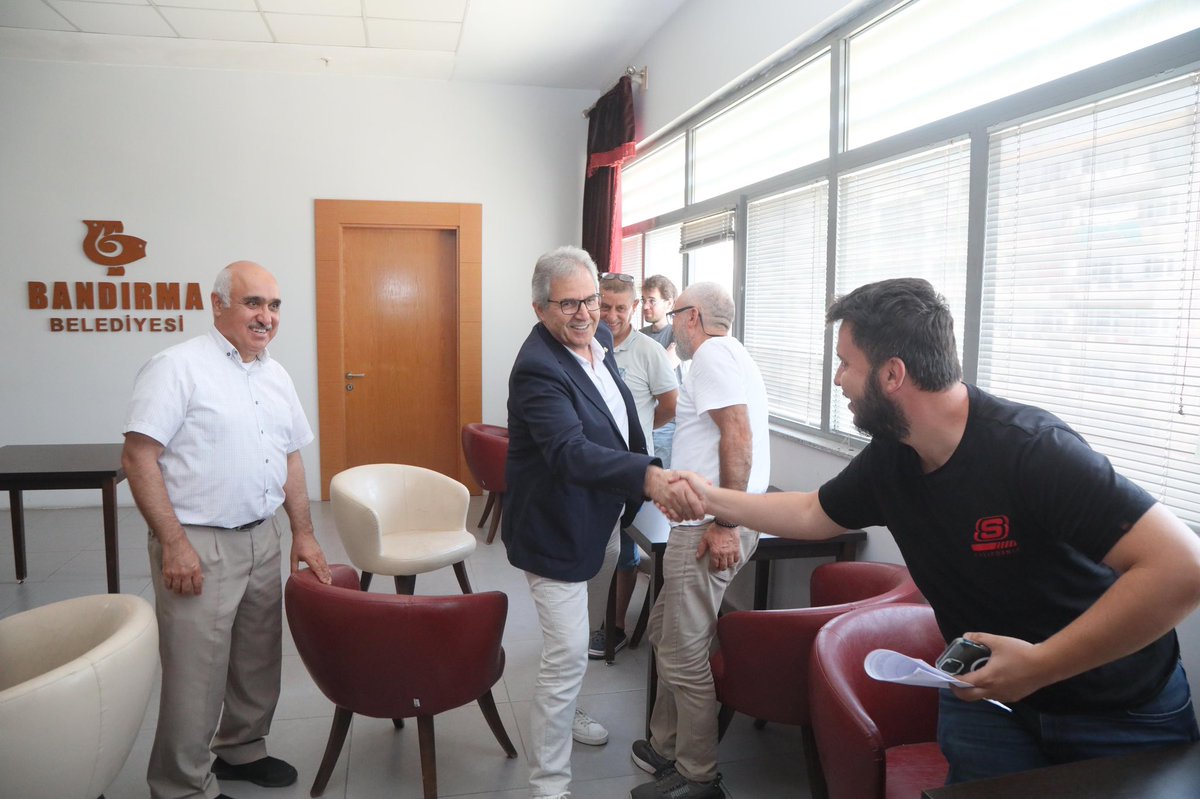 dursunmirza's tweet photo. Belediye Encümen toplantımızı vatandaşlarımızın yararına olacak kararlar almak üzere gerçekleştirdik. Ortak akıl ve iş birliği ile kentimizi daha yaşanabilir hale getirmek için çalışıyoruz. https://t.co/z0vGdEE2qv