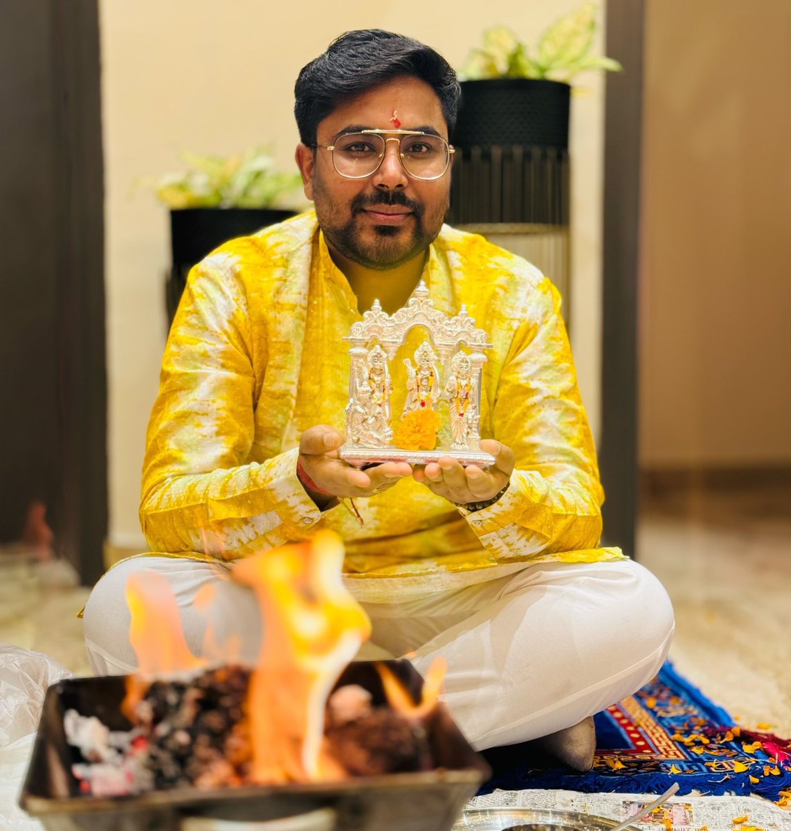 VoiceOfBrahmins's tweet photo. देश में लोकतंत्र हैं अभिव्यक्ति की आज़ादी है। देश गुंडई से नहीं चलेगा। देश लठैती से नहीं चलेगा। किसी की आवाज को दबाने का प्रयास करोगे, गणित के सम्मानित टीचर को अपमानित करने का प्रयास करोगे तो करारा जवाब मिलेगा। 

#I_Stand_With_गगन_प्रताप https://t.co/HtwbhYBLNV