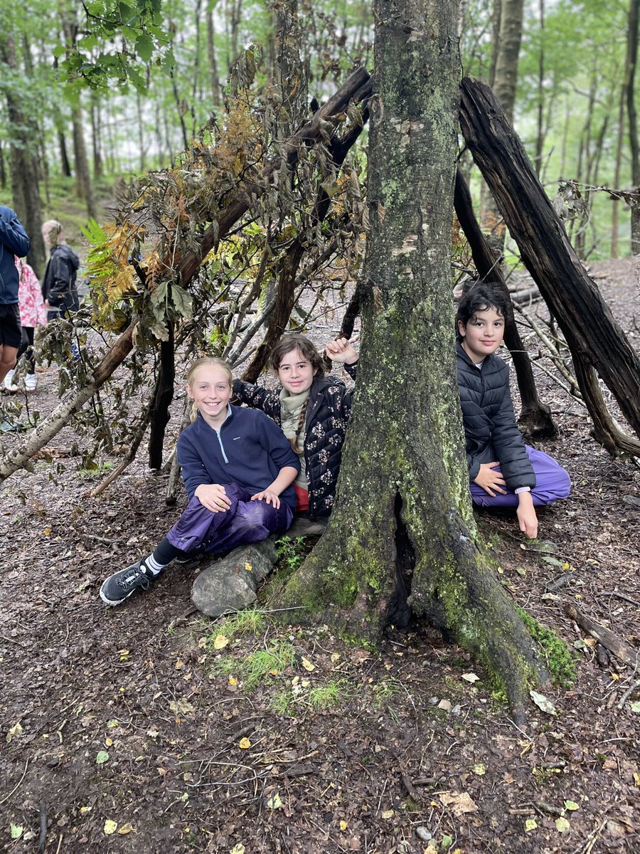 AshdenePrimary's tweet photo. A bit of bushcraft and den making #ashdenepd #ashdeneresidential #keeponcoming https://t.co/Gxwkop3QC2