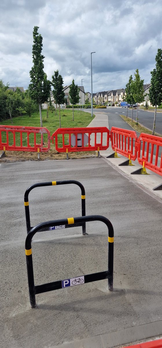 StephenMcGinn2's tweet photo. Good to be able to work with @THRA_Balbriggan in providing better access to sustainable transport around Balbriggan. Great to see the @BleeperActive bikes being stationed there from today https://t.co/TP7e2d0Kov