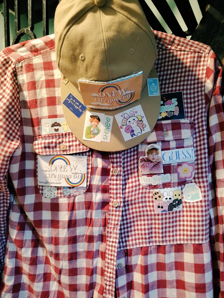 Fan_GirlatHeart's tweet photo. 1 day to go! 🥹😍

Freebies + add stickers fr @addictdfangirl ✅
Outfit ni little Jjingus Xander ✅
SHINee lightstick ✅

See you tomorrow leadernim! Totoo na toooooooooo 💕🫂

MAY TICKET PAAAAAA! 
https://t.co/DcbBqoH4w9…

#ONEW #ONEW_GUESS
#ONEW_GUESSinMNL
@griffinenter https://t.co/8zoibuCJNa