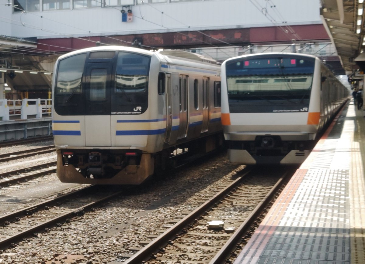 209_E217's tweet photo. 24/7/3
E217系クラY-31編成廃車回送 at 立川・八王子
廃車回送は個��的に初の撮影でした
以前より廃車のペースが速くなった気がします
編成最後部車両のスカートには「惜別」と書かれていました
長年の活躍お疲れ様でした　
#E217系 #廃車回送 https://t.co/cp8AfBxQ0i