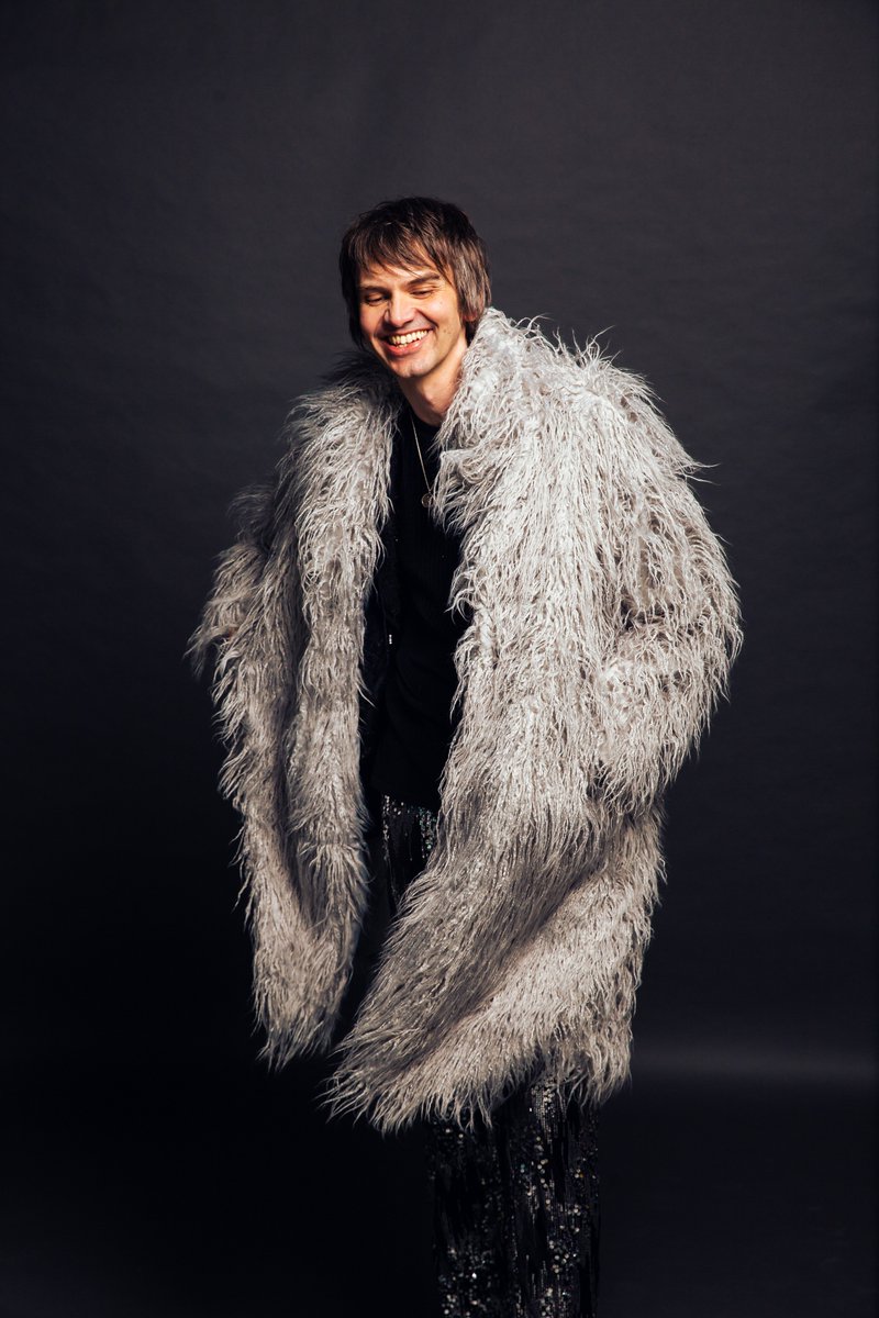 Would be goddamn churlish of me not to mention that I'm doing the Edinburgh Fringe again. Tickets for that, and for previews, can be purchased, perhaps via some kind of link. Pic is not the poster, it's just me being a lovely fluffy guy
