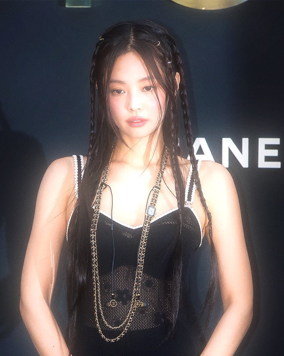 jnk0bssed's tweet image. Let's do another round 

Can i get 100 replies?

JENNIE COCO CRUSH SEOUL 
제니 샤넬 코코크러쉬 
#JENNIExCOCOCRUSH