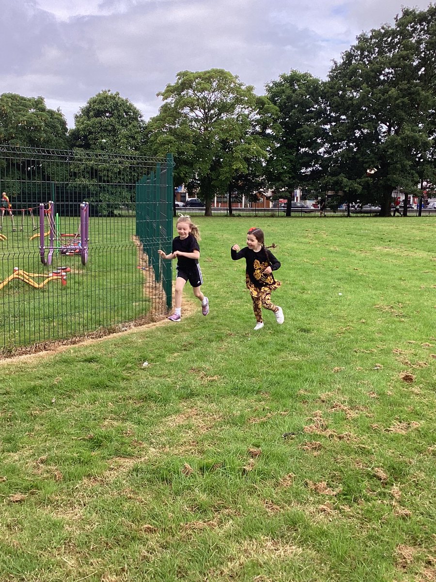 StAndrewsCoE's tweet photo. Y2 loved taking part in the run today. Well done Mr Jones and Mr Taylor.  @nhfauk @LDSTEducation https://t.co/Uy2gsOYi1g