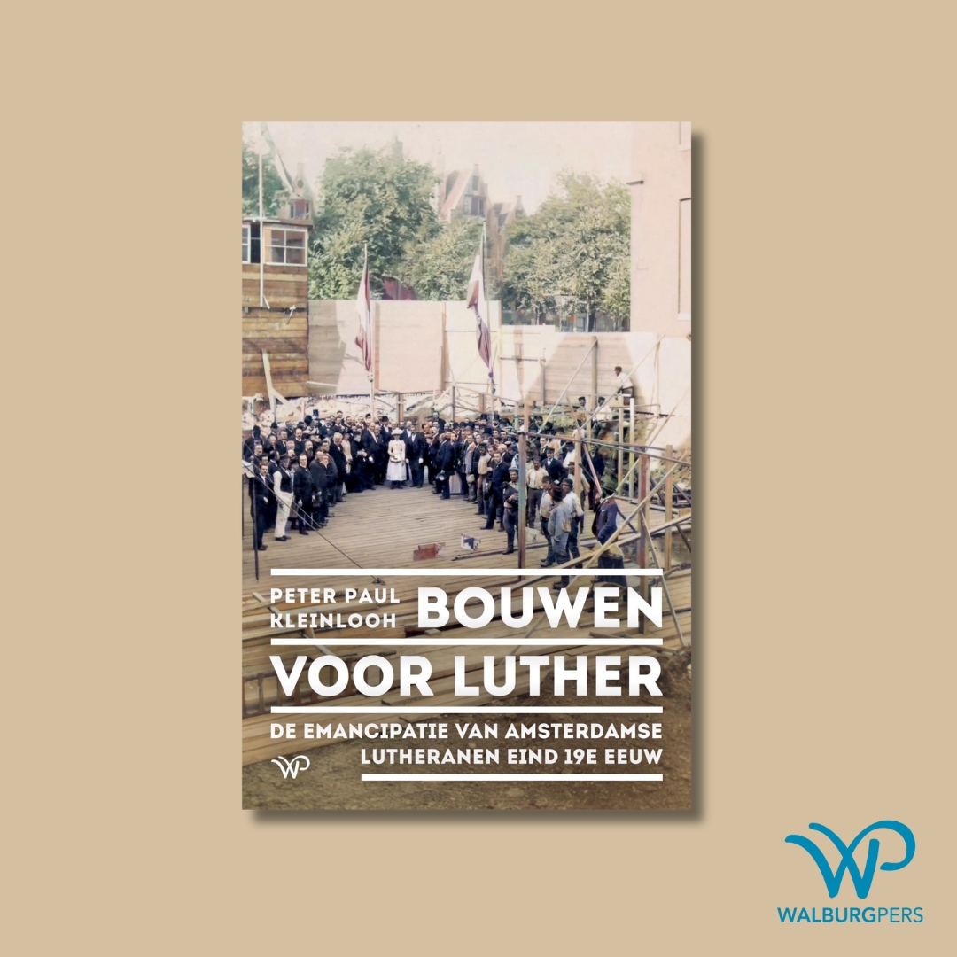 𝘽𝙤𝙪𝙬𝙚𝙣 𝙫𝙤𝙤𝙧 𝙇𝙪𝙩𝙝𝙚𝙧 schetst een boeiend tijdsbeeld van de lutheranen in Amsterdam tussen 1860 en 1914.

De in Amsterdam geboren architect, aannemer en makelaar Carel Bögeholtz speelde een voorname rol in het emancipatieproces. 

walburgpers.nl/nl/book/978946…