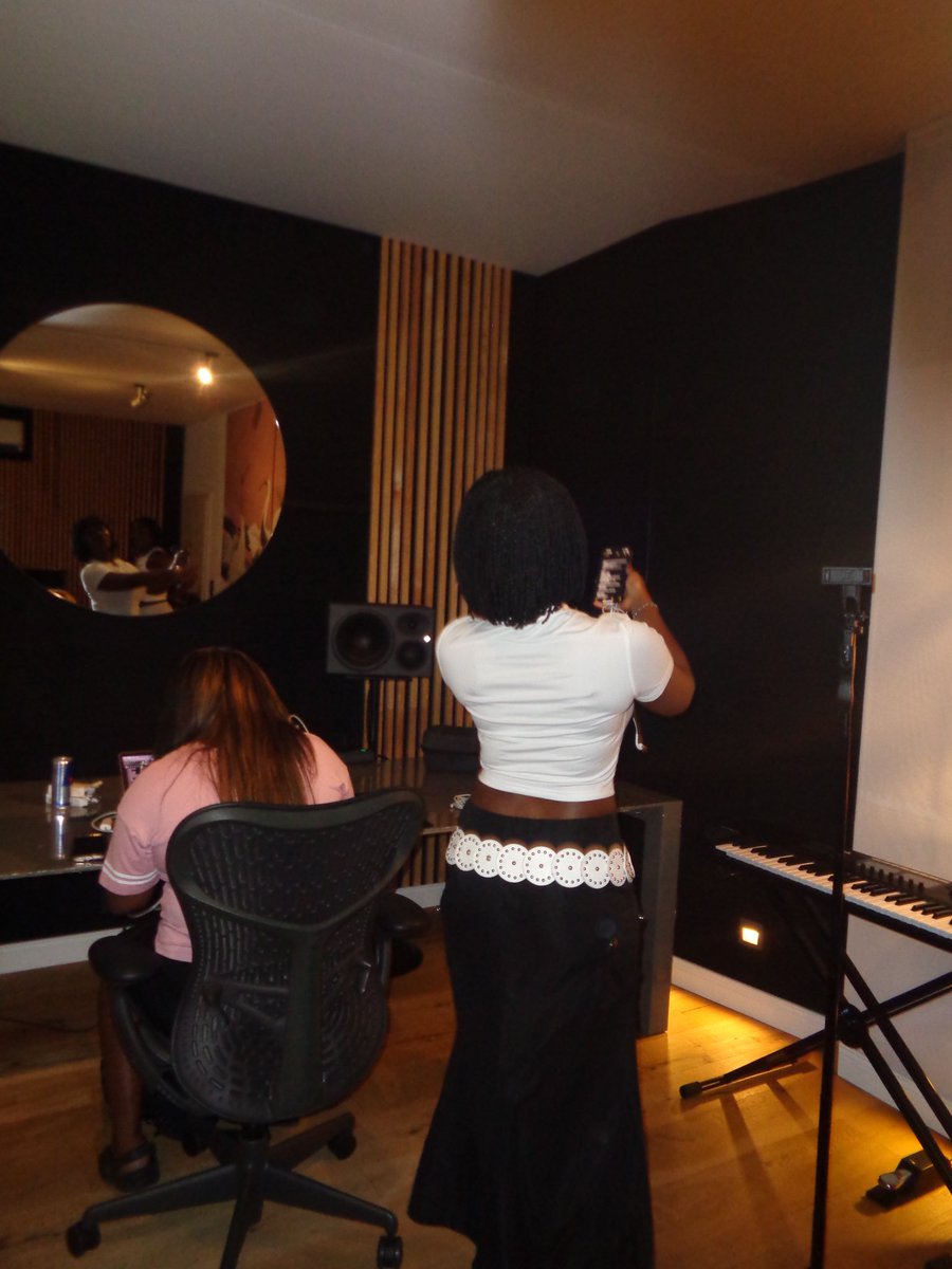 After Midnight (@gyakie_) on Twitter photo 