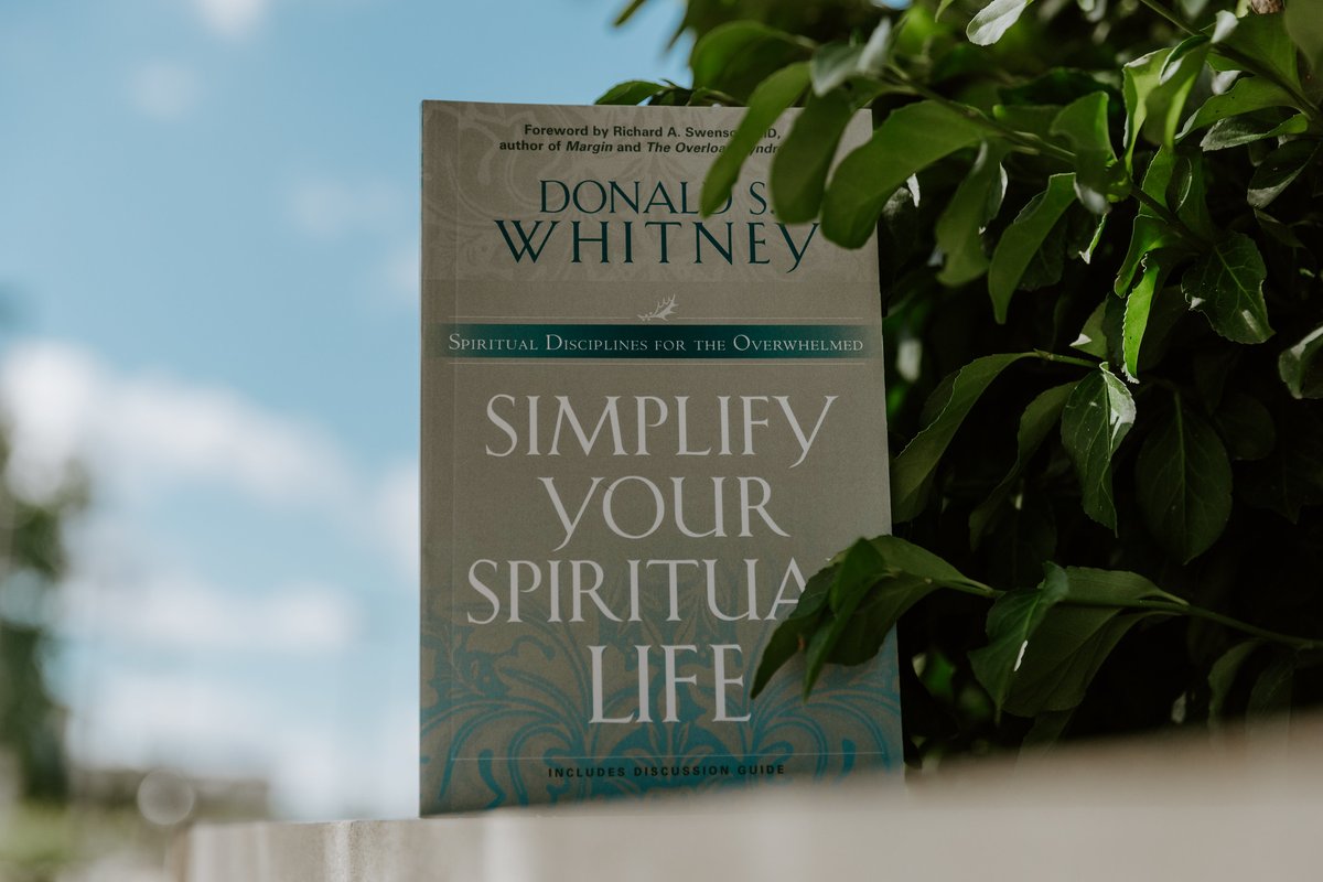 MBTS's tweet photo. 📚GIVEAWAY📚 
 
For Day 3 of #MBTSBooks, we are giving away Simplify Your Spiritual Life by @DonWhitney, published by @NavPress.

FOLLOW + LIKE + RT to enter. | Visit https://t.co/4E4fxXwM0q for a chance to win the entire Puritan Paperbacks series! https://t.co/fiSZDJ8Cv6