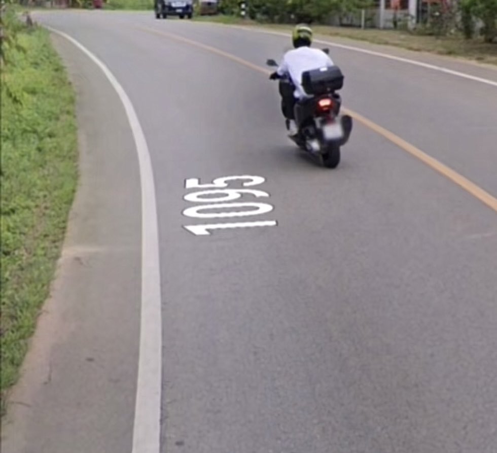 ภาพคัลแลนพี่จองขี่มอเตอร์ไซค์เคิลจาก google street views มาแล้ววว โฮรรร ค่ดเท่ ภาพความเท่ได้ถูกจารึกเป็นที่เรียบร้อยแล้วทุกคนสามารถไปเยี่ยมชมกันได้เลย 👍#คัลแลนพี่จอง