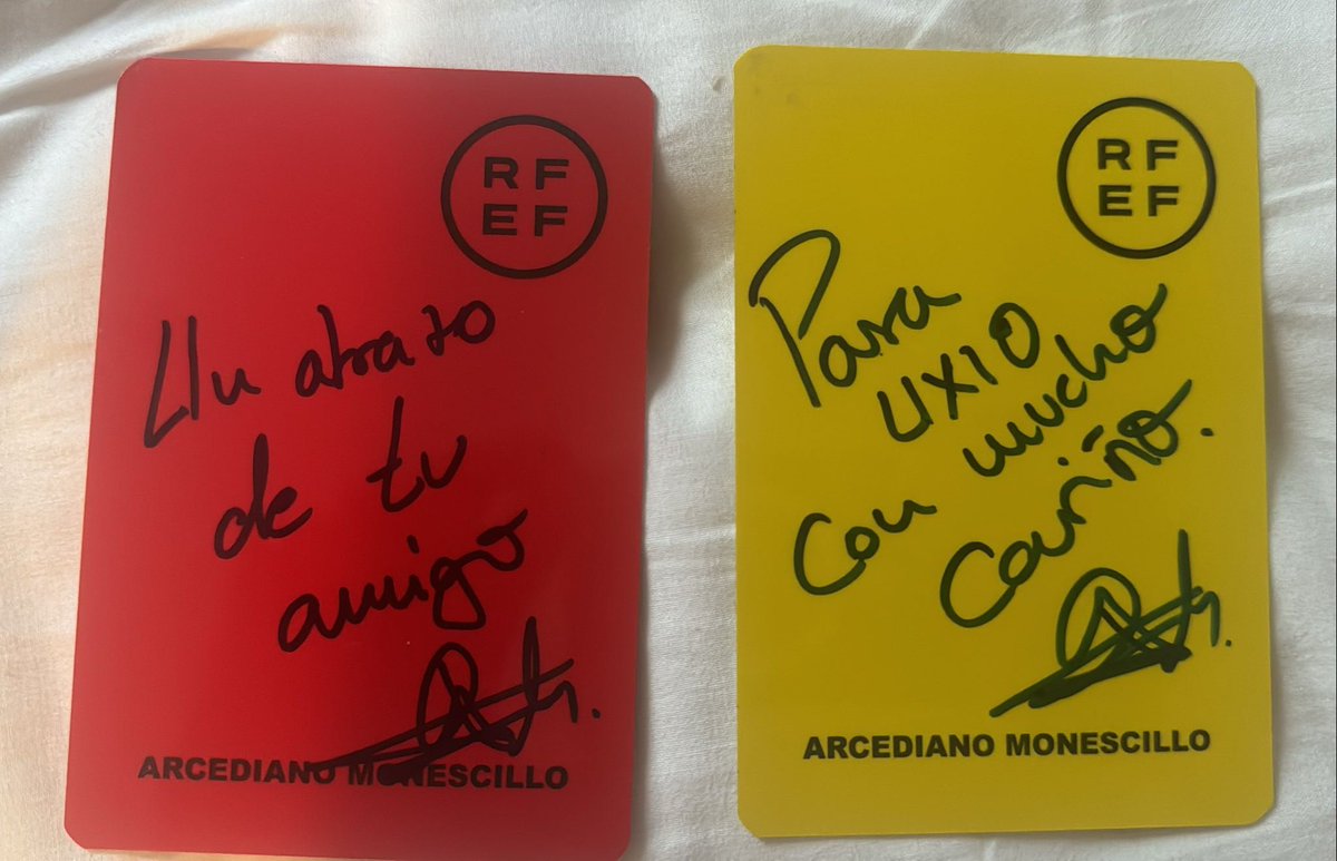 MrAsubio's tweet photo. 🎁 SORTEO🎁

🟥 Iniciamos sorteo de las tarjetas del mejor árbitro en el último lustro de 2ª división🟨

✉️Las tarjetas de D. DÁMASO ARCEDIANO MONESCILLO pueden ser tuyas.

3️⃣ Sencillos pasos:
• Seguir a @MrAsubio.
• Dar like ❤️ y RT 🔁.
• Mencionar 2 amigos en comentarios. https://t.co/rzLmX2JIeb