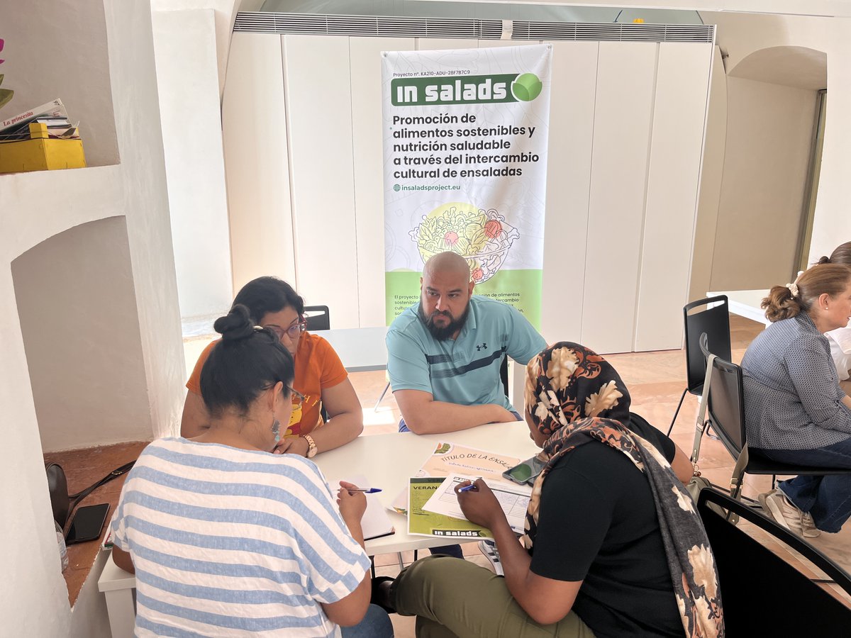 ConectadasExt's tweet image. 🌍🥗 ¡Lᴀs Uɴɪᴠᴇʀsɪᴅᴀᴅᴇs Pᴏᴘᴜʟᴀʀᴇs sᴇ sᴜᴍᴀɴ ᴀʟ ᴘʀᴏʏᴇᴄᴛᴏ «𝑰𝒏-𝑺𝒂𝒍𝒂𝒅𝒔»!