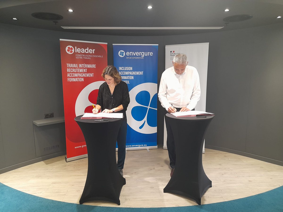 En direct du <a href="/groupeLSDH/">LSDH</a>🎥🥛
✒️Signature d'une convention de partenariat entre  <a href="/GroupeACTUAL/">Actual group</a> <a href="/GroupeLeader/">Leader</a> &amp; #AvecFranceTravail Centre-Val de Loire
L'objectif l'accord est de renforcer l'#insertionPro au sein des entreprises de nos territoires🦾comme en témoigne la laiterie #RSE