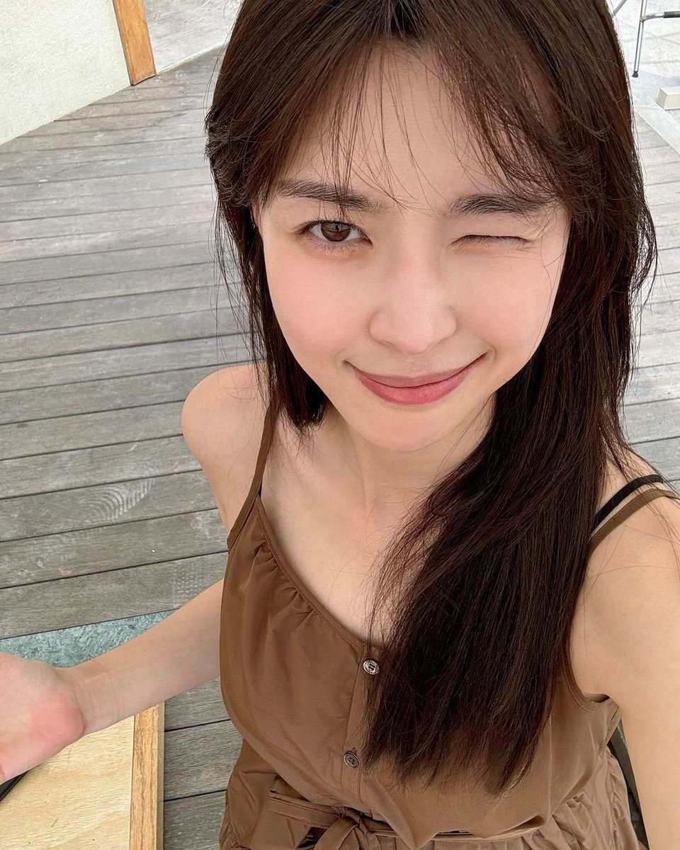 240703 권나라 인스타그램 업로드 

오랜만에 보는 나라~♡

#헬로비너스 #hellovenus #권나라 #KwonNara #권아윤 #KwonAyoon 
#고스트스튜디오 #Ghoststudio