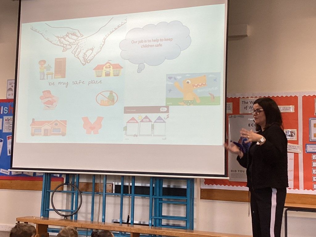 📣 Last week, the second round of Better Futures assemblies with <a href="/WestLindseyDC/">West Lindsey DC</a> began, <a href="/HemswellCliff/">Hemswell Cliff Primary School</a> Primary School had a visit from two West Lindsey Early Help workers! The children asked some brilliant questions, which showed they’d gained a lot from it. 😊