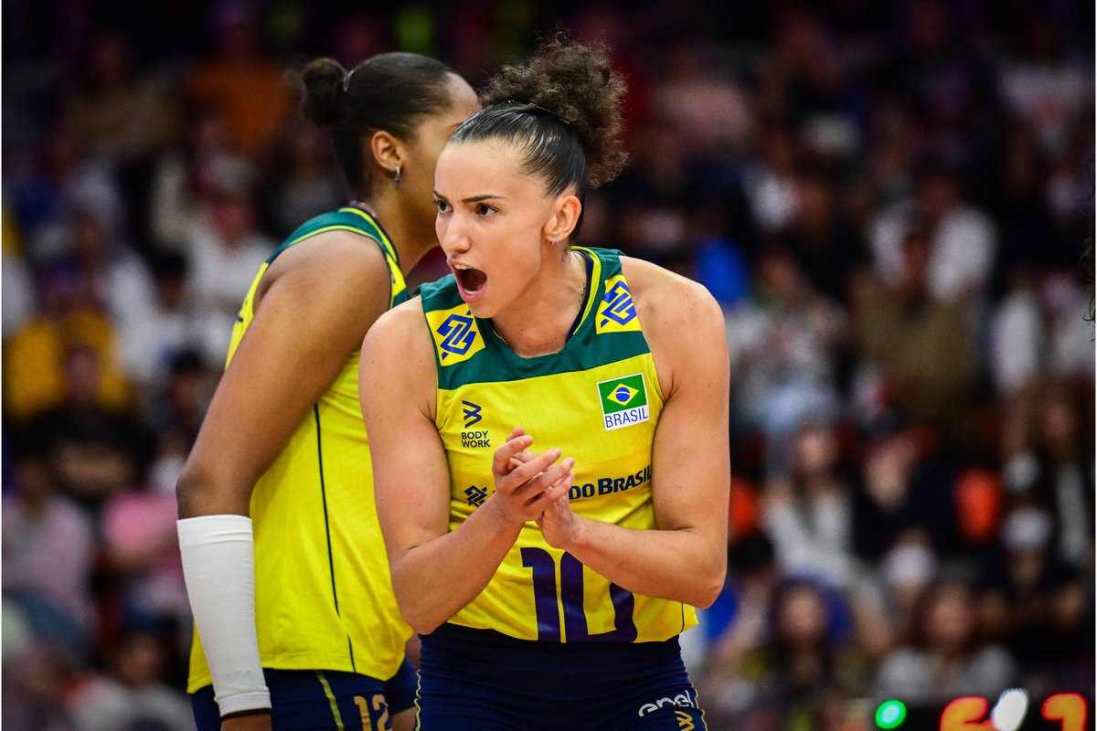 CEVolleyball's tweet image. Imoco Conegliano announces the arrival of the charismatic Brazilian Gabriela Braga Guimarães (Gabi) 🌟

Read the full transfer news and her new jersey number here ➡️ link.cev.eu/5aJr6V3

📸 @volleyballworld
#volleyball #imoco #gabi #europeanvolleyball
