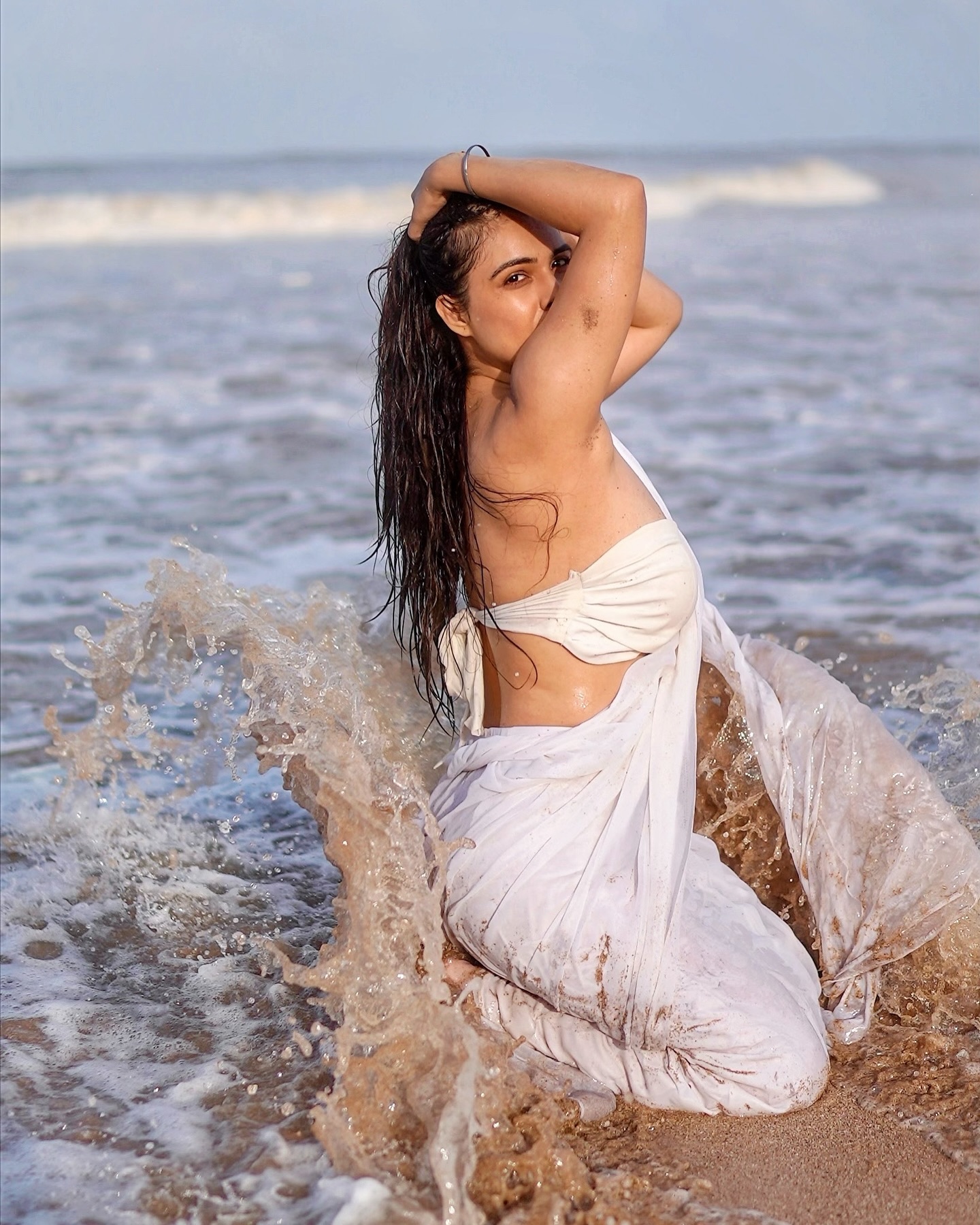 GRkMBl7bAAA7WGu?format=jpg&name=large