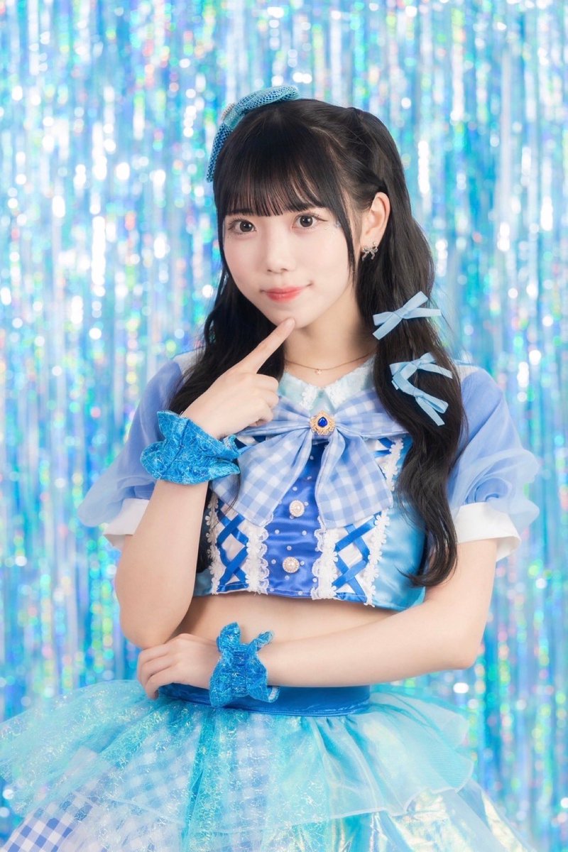 CalltoAnswer's tweet image. 【NEWアー写解禁🎉🌈】

・宇垣 実生（うがき みお）
・担当カラー　青
・ポンコツリーダー全力歌姫

100RP→全体アー写公開❤️‍🔥

#MARBLETALE