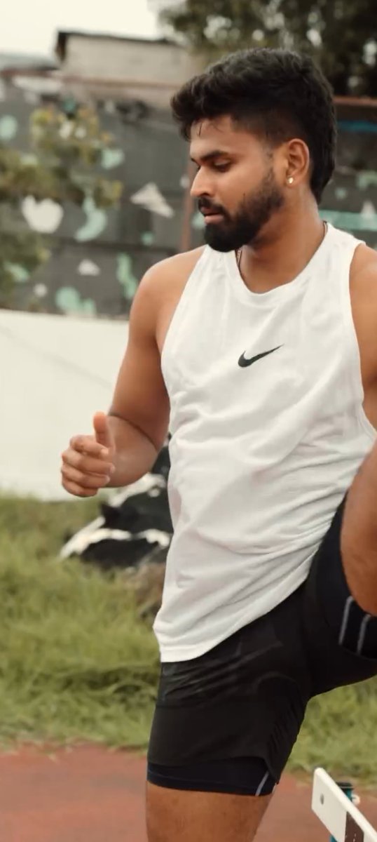 shreyas_declan👅 tweet media