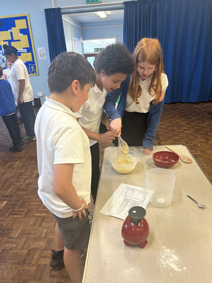 latimerprimary's tweet image. #ClassSM have been baking honey muffins this afternoon! Everyone worked in their teams to carefully measure and mix the ingredients. Now we’re waiting impatiently for them to cook and cool so we can taste them! #LatimerDT