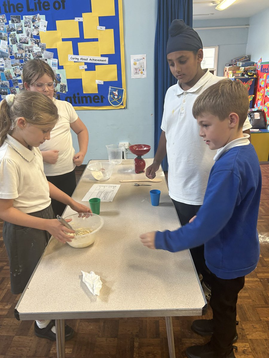 latimerprimary's tweet image. #ClassSM have been baking honey muffins this afternoon! Everyone worked in their teams to carefully measure and mix the ingredients. Now we’re waiting impatiently for them to cook and cool so we can taste them! #LatimerDT