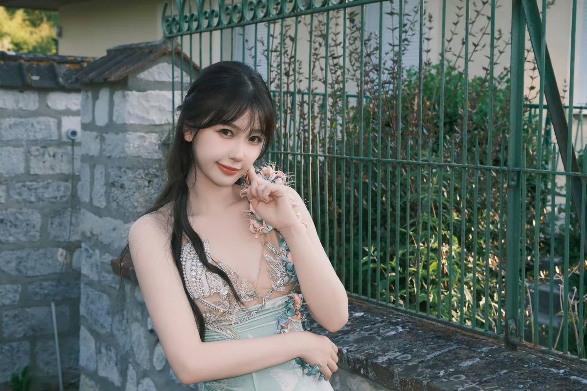 thuyduongf's tweet photo. 😍😍😍😍 #虞书欣 #YuShuXin #EstherYu https://t.co/TsUsVPyE8d