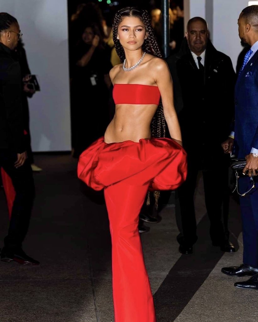 allurequinn's tweet image. ZENDAYA