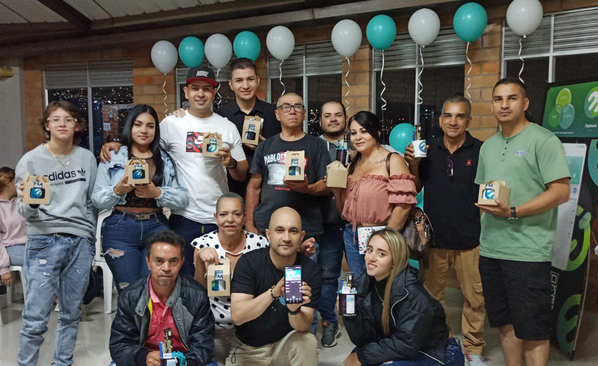 🎆🎆Colombian Neptune Network Ambassador 🇨🇴 🇨🇴Johan Quintero successfully held his third meeting

💰Johan successfully opened his own office and built an increasingly strong team by earning money on the Neptune network.

👍Johan is a police👮 officer. Despite his busy work, Johan