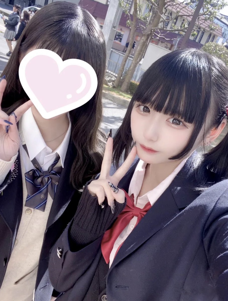しう tweet media