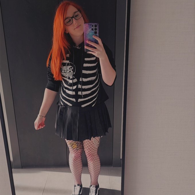 Due to unforeseen circumstances I did not get to attend Avril Lavigne but I wasn't letting my outfit