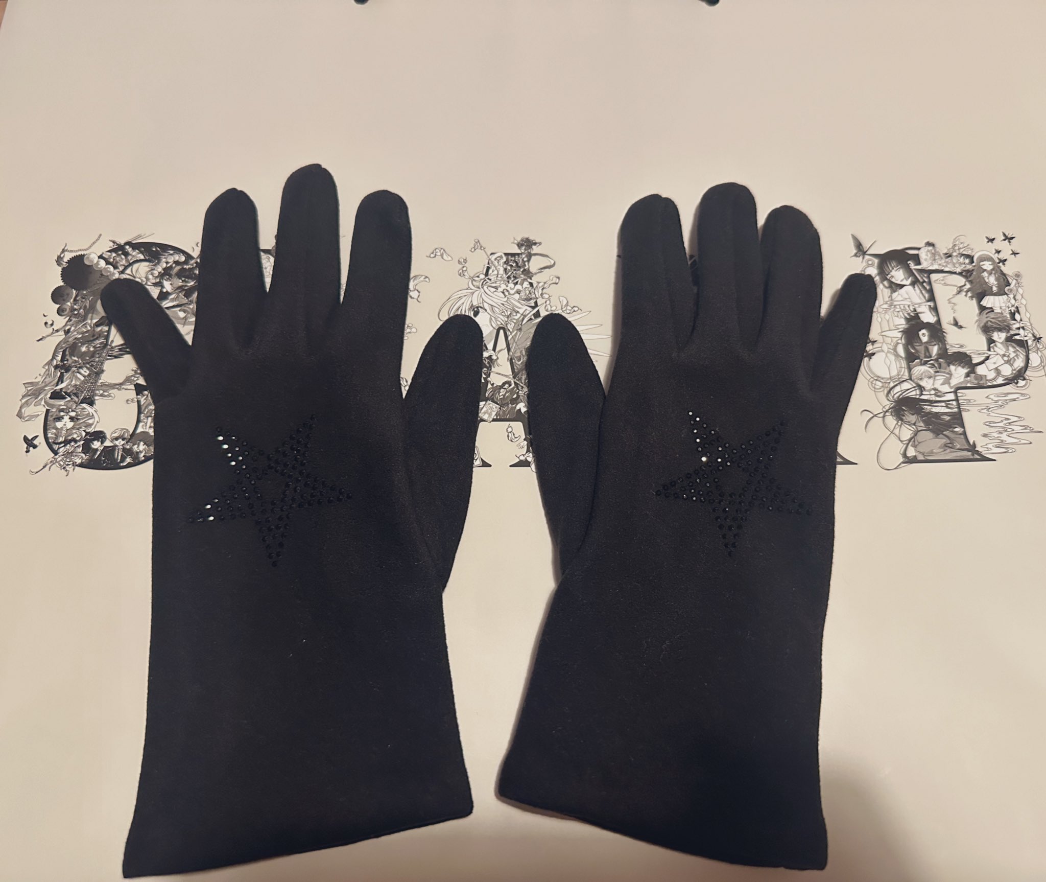 CLAMP展　皇昴流　手袋 完売品】CLAMP展 限定 手袋 東京BABYLON 皇昴流 モデル - メルカリ