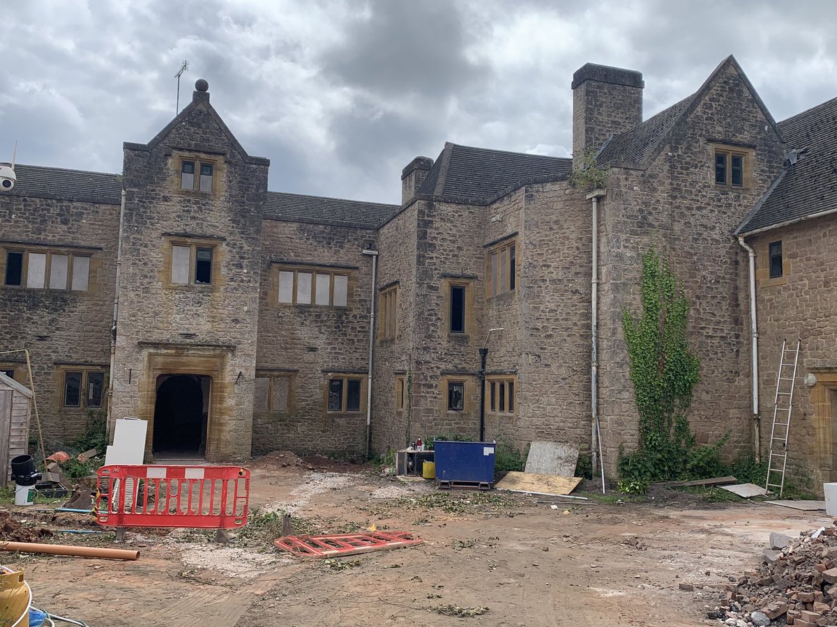 SoundguardUK's tweet image. Repurposing this beautiful building into apartments. Laid derelict for 20yrs, this former school was originally built as a private residence. Great to see old buildings being brought back to life. #Acoustics #SoundTesting #Design #AcousticsLife