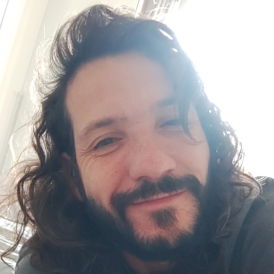 juniosemrmesmo's tweet photo. @_Ramon_Almeida Fotos que você receberia se namorasse cmg // https://t.co/wBo9nnpMqb