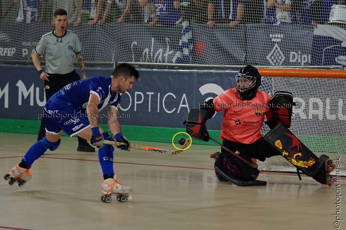Photojordimusik's tweet photo. Fotos @FCBhoquei -@cpvoltrega
semifinal #CopaOk #copa #hoquei #hoqueipatins #hockeypatines #hockey #rinkhockey #hockeysupista #copadelrei #copadelrey #ok #okcat #hockeyislife #parlemokliga #ForçaBarça #fcb #Barça #Barcelona #cpvoltrega #voltrega #saciganxo https://t.co/aymS0vADWB https://t.co/yCWY5beytc