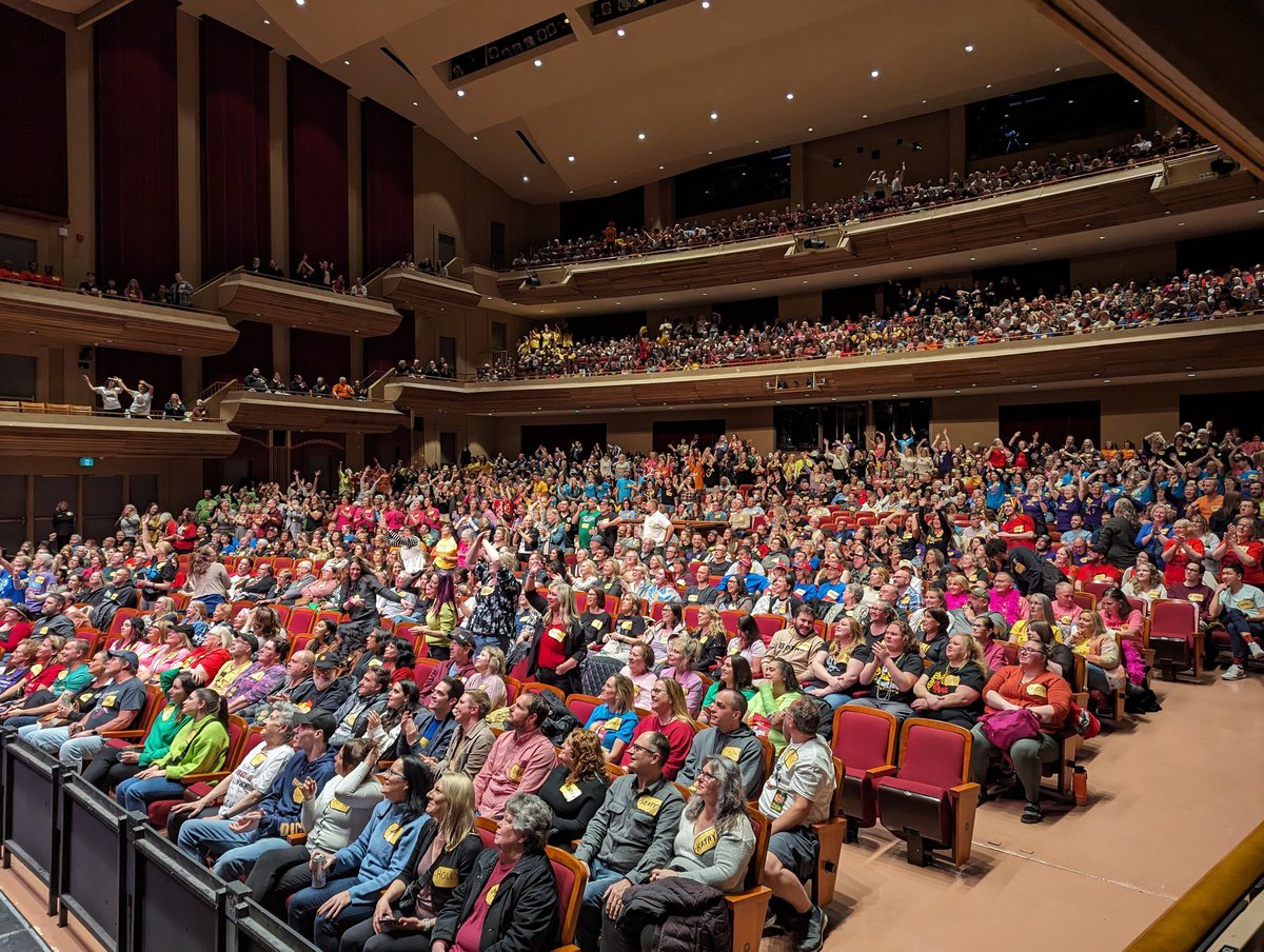 DeVosPerfHall's tweet photo. Get ready to "COME ON DOWN"! ๐ค ๐ค ๐ค @TPIRLIVE is coming to #DeVosPerformanceHall on Sept 18th! ๐ Win big prizes, play your favorite games like Plinko and Big Wheel, and maybe even spin the wheel yourself! Don't miss out!๐คฉ
๐๏ธ https://t.co/R23o7eN2kO https://t.co/bLaEmYZ9Cw