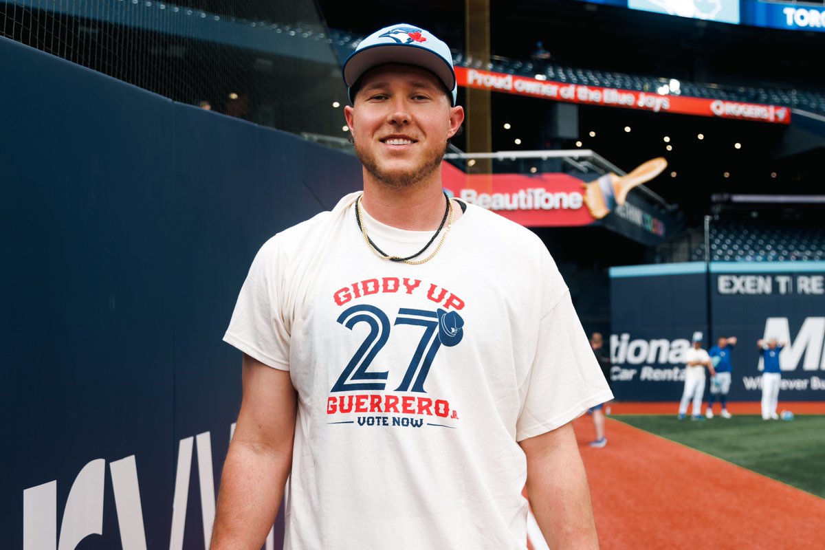 BlueJays's tweet photo. 🚨 ATTENTION FANS 🚨

Want a chance to add a Giddy Up Guerrero shirt to your collection? 💥

1. #VotePadJays at https://t.co/8rHflfU6B5  
2. RETWEET this post ☑️
3. REPLY with a screenshot of your ballot voting for Vladdy, Profar, Machado, Arraez and Tatis ⭐️ https://t.co/M7Sxmf9ihv