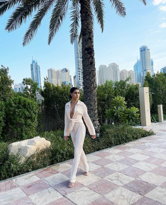 A strong man is one who can show his vulnerability and still continue to fight for what he loves.🔥 https://t<a href="/tag/flirt4free"class="tags"><span>#flirt4free</span></a><a href="/tag/adultingshowmax"class="tags"><span>#adultingshowmax</span></a>