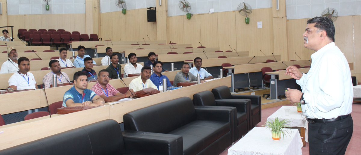 Day3: Workshop update <a href="/JharkhandVan/">Jharkhand Forest</a> 
The afternoon session was apportioned to discuss essential techniques used for the capture of large herbivores and wild felids led by Dr Parag Nigam which incorporated safe and humane capture of animals in distress,  medical interventions and