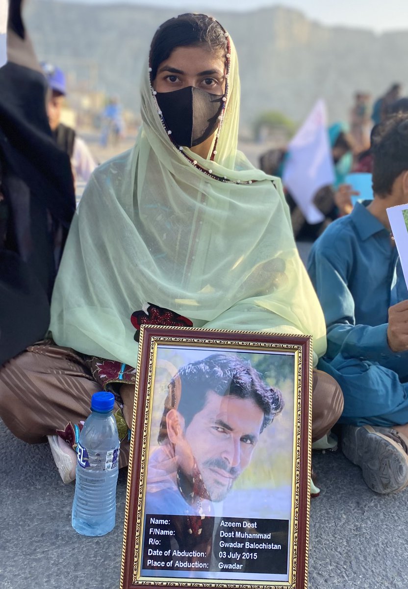 Rukhsanabalochh's tweet photo. آج میرے بھائی عظیم دوست کی جبری گمشدگی کو 9 سال ہو گئے ہیں۔ میں انسانیت پر یقین رکھنے والے تمام لوگوں سے اپیل کرتی ہوں کہ وہ ہماری آواز بنیں اور میرے بھائی کی بازیابی کے لئے ایکس مہم میں شامل ہوکر آواز اُٹھائیں۔
#ReleaseAzeemDost

@a_siab @HamidMirPAK @AhmadFarhadReal @aishamj7 https://t.co/CMKkCt8DOs