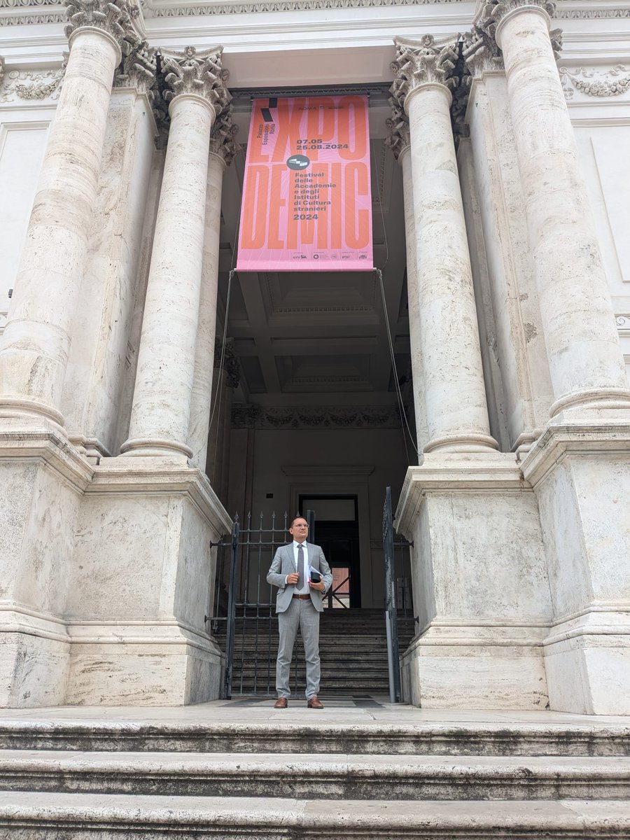 ilcerbo74's tweet photo. Oggi in visita a Marco #Delogu al Palazzo @Esposizioni , per coinvolgere gli Istituti di cultura nel mondo in #EXPODEMIC. https://t.co/qNV8Iu510b